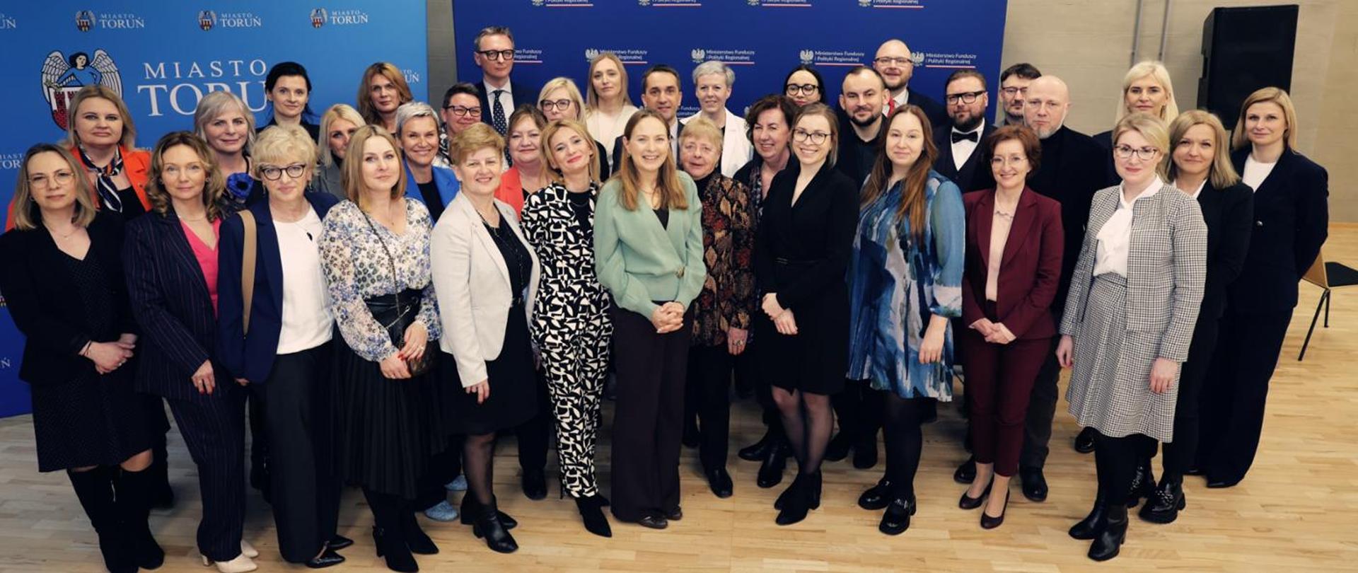 Winning Family competition – around PLN 67 million for municipalities to support poverty-stricken families