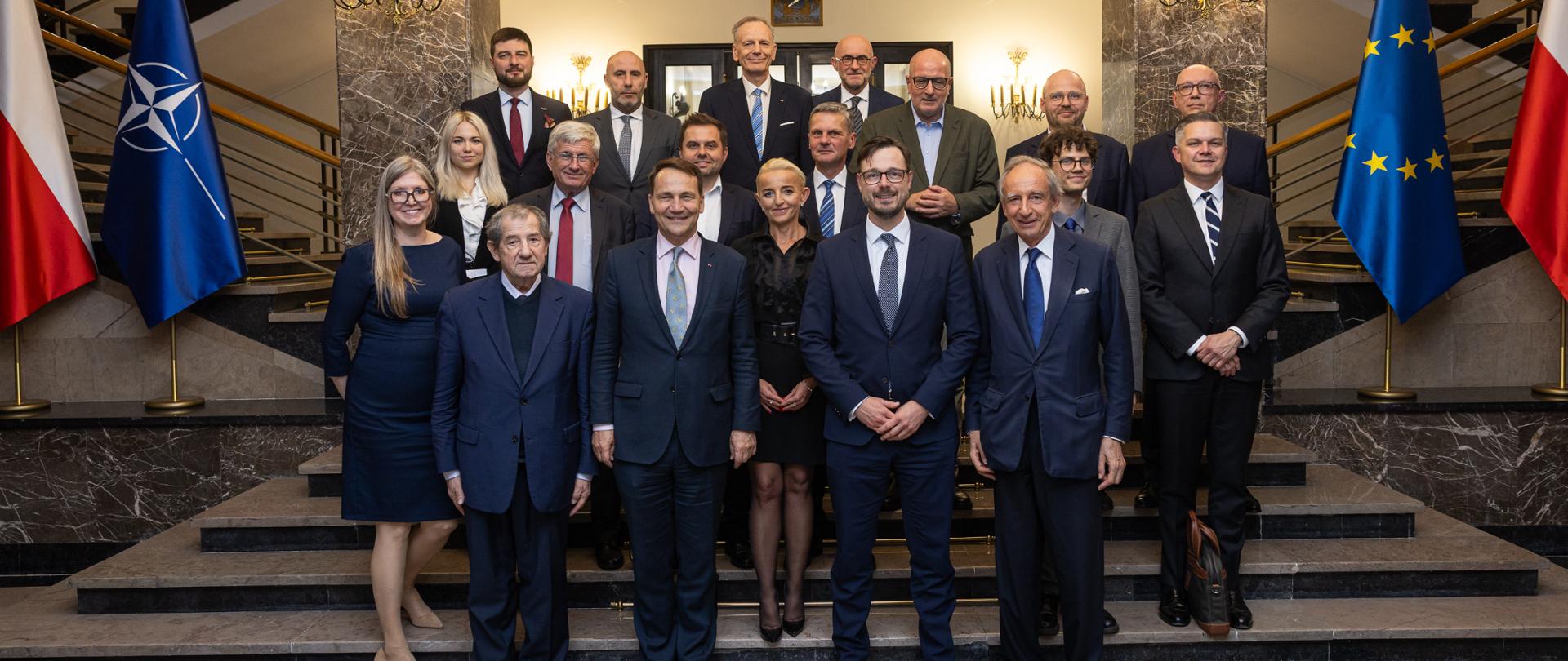 Minister Spraw Zagranicznych Radosław Sikorski przewodniczył Radzie Konsultacyjnej ds. Zagranicznej Polityki Ekonomicznej